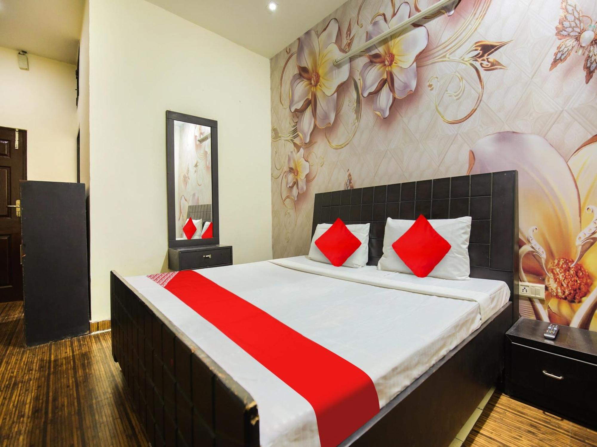 Oyo Flagship Hotel Le Aley Regency Ludhiana Exterior photo